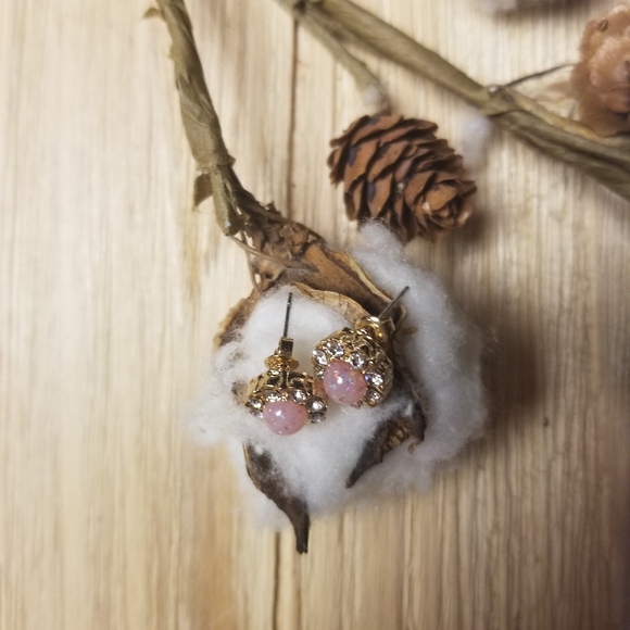 Really Pretty Pale Pink Fire Opal and Gold earrings. - Picture 8 of 8